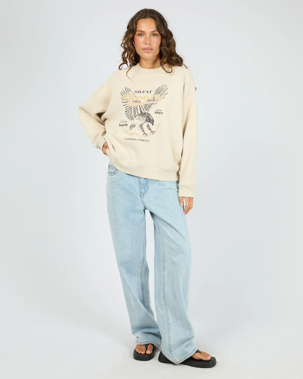 Oversized fit
Washed effect
Front chest graphic
80% Cotton 20% Polyester