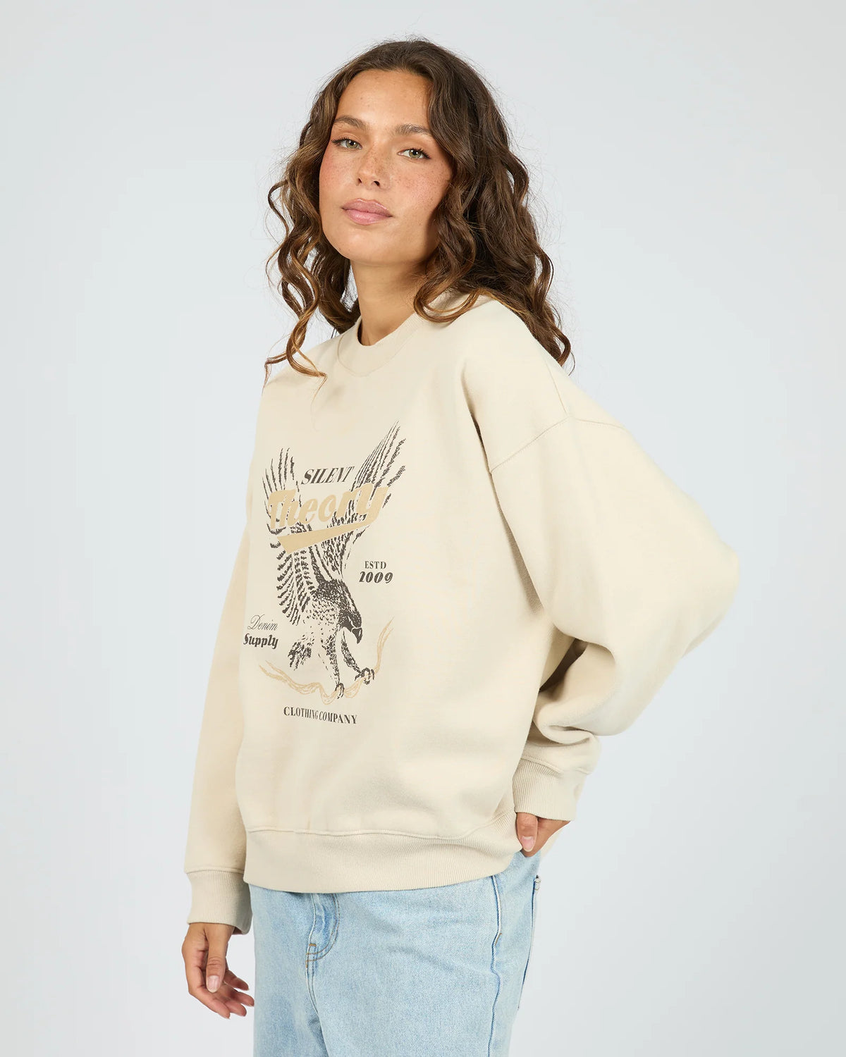 Oversized fit
Washed effect
Front chest graphic
80% Cotton 20% Polyester