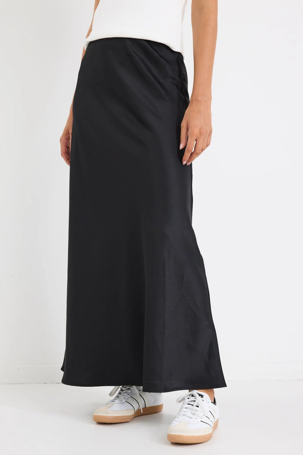 The Prodigy bias skirt is your style’s secret weapon—flowy, flattering, and full of fun movement. Its soft drape and clever cut make every step feel like a little dance. Pair it with heels for a night out or sneakers for everyday cool—you’ll never want to take it off!