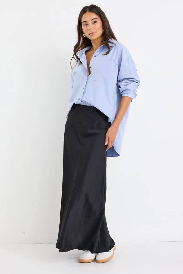 The Prodigy bias skirt is your style’s secret weapon—flowy, flattering, and full of fun movement. Its soft drape and clever cut make every step feel like a little dance. Pair it with heels for a night out or sneakers for everyday cool—you’ll never want to take it off!