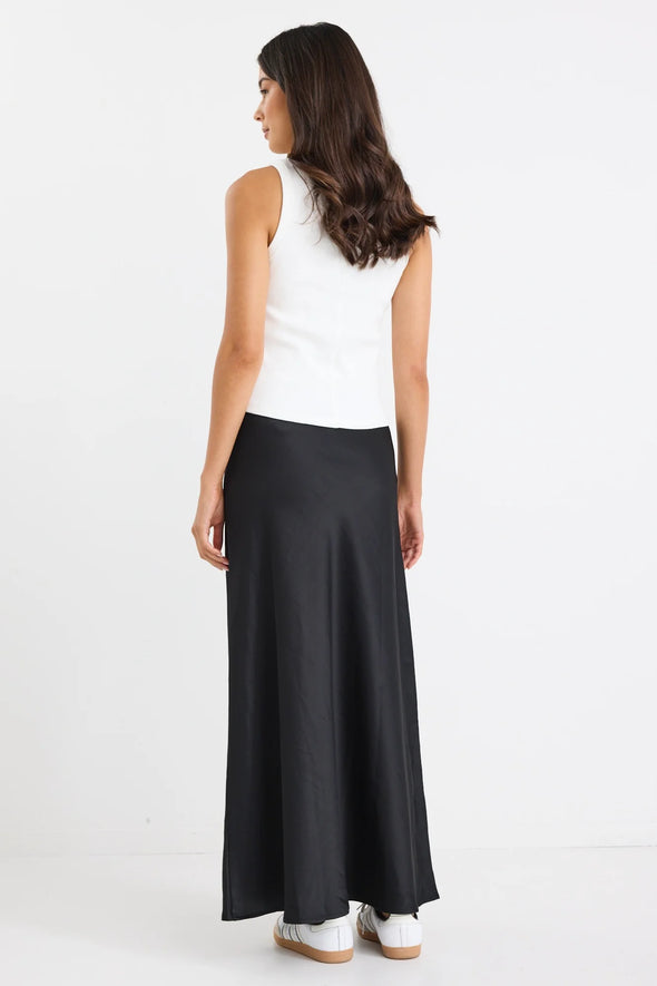 The Prodigy bias skirt is your style’s secret weapon—flowy, flattering, and full of fun movement. Its soft drape and clever cut make every step feel like a little dance. Pair it with heels for a night out or sneakers for everyday cool—you’ll never want to take it off!