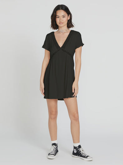 This little versatile mini dress can just as easily be worn as swim cover up as it can to Sunday brunch with your mates. Made from 100% soft and breakable viscose with a V-neck shape at front and back necklines, you'll have no problem beating the heat.