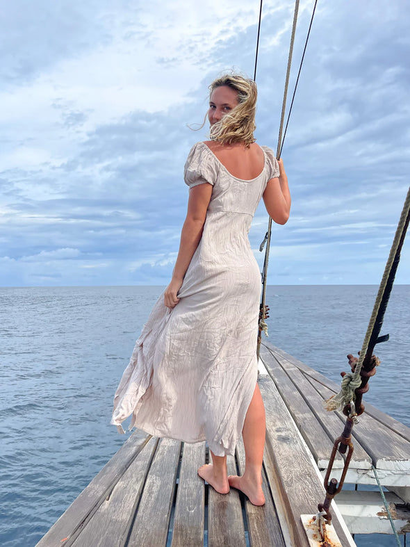 Flowy and flattering, the Moonblast maxi combines beauty and elegance with simple, minimalistic, no-fuss style. Made with silky smooth viscose gauze, you'll enjoy a light a buttery handfeel in a style that won't weigh you down.