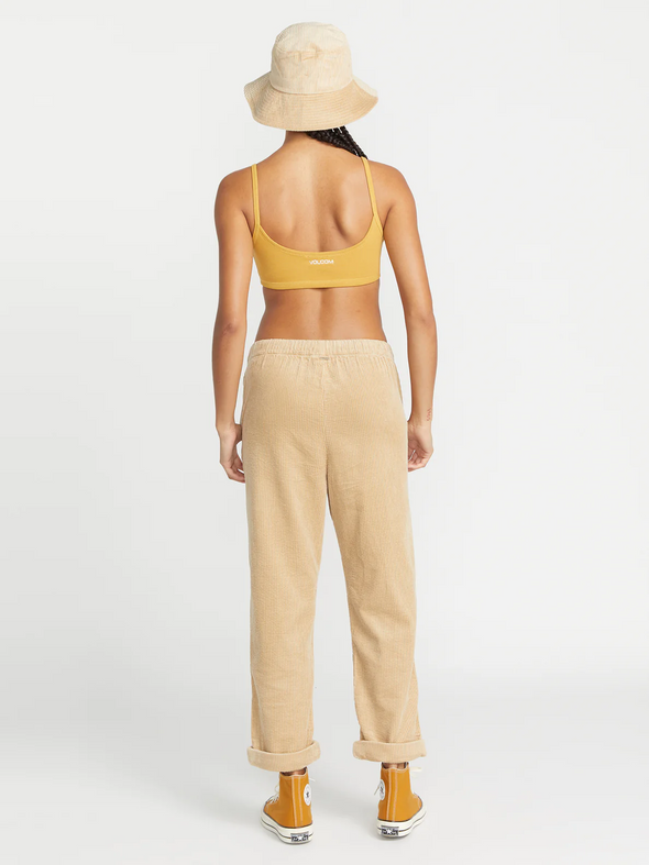 If classic cords had a very chill beach-bum cousin, these would be it. The Stone Street pants are made from supremely soft 100% cotton, and they offer an elastic waistband for a comfortable, flexible fit with roomy legs that are tapered at the bottom. Slide these comfy cords on and find your vibe.
