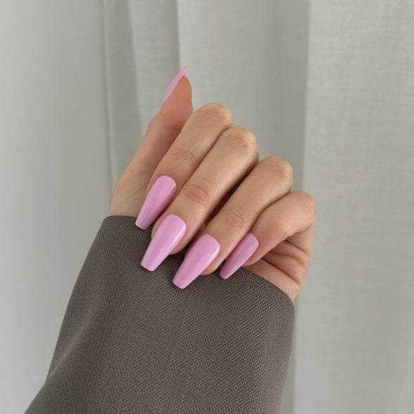 Pressing Nails Pink Coffin